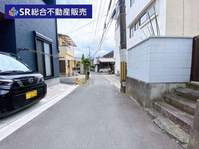 吉原1丁目中古戸建の設備|不在時の荷物の受け取りも楽な宅配ボックス有♪玄関には防犯カメラもあります！