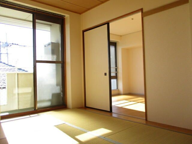 クリスタル岩槻の寝室