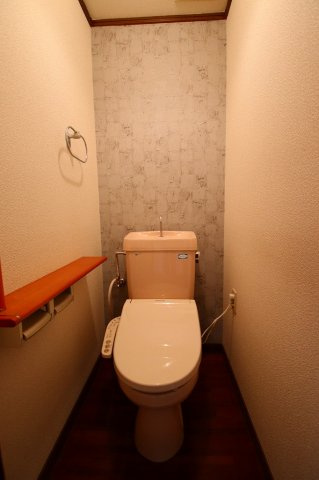 グランドヒル野中のトイレ|落ち着いたトイレです