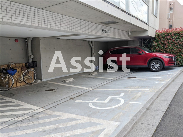 エスティメゾン武蔵小山の駐車場