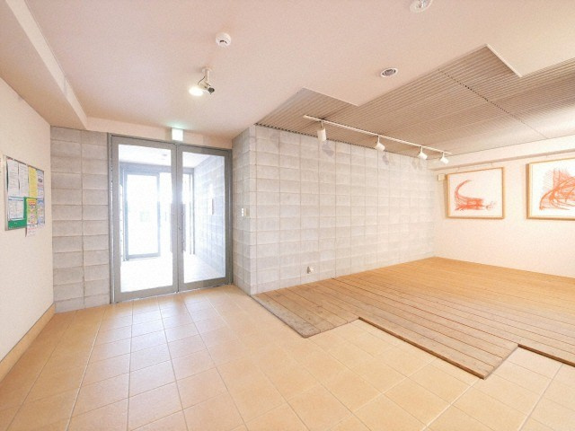 ベルシモンズ谷町のロビー