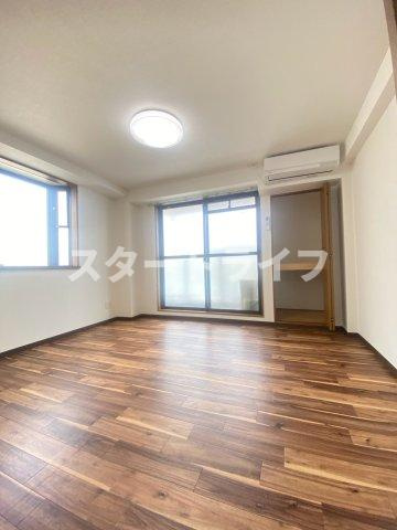 大阪市東淀川区柴島２丁目の賃貸マンションの居間・リビング