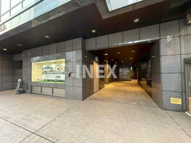 横浜市中区弁天通２丁目の賃貸マンションのエントランス