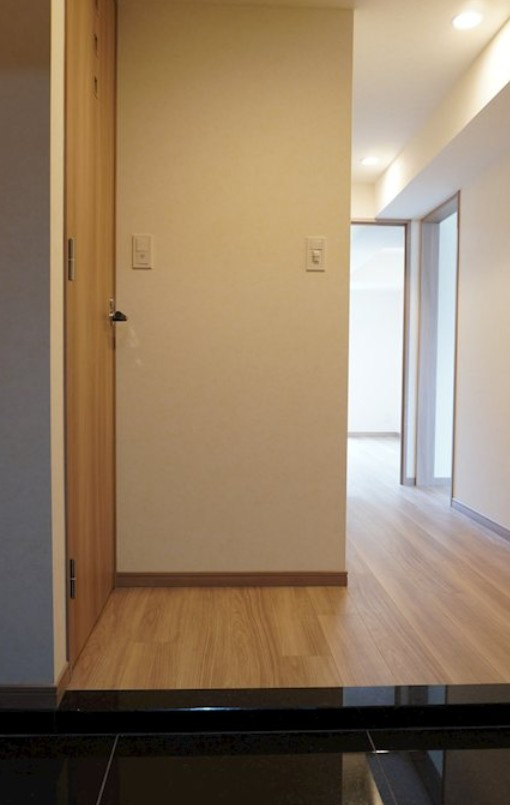 ルーブル中板橋六番館の玄関