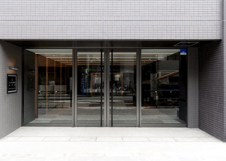 ルーブル中板橋六番館のエントランス
