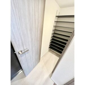 S-RESIDENCE黒川本通一丁目の玄関
