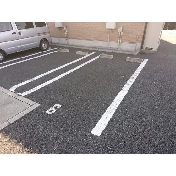 フォーリア　Ａの駐車場