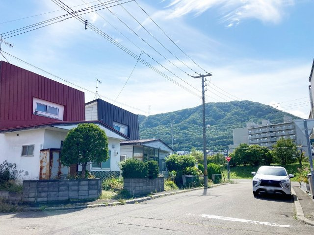 手稲区西宮の沢4条4丁目　土地の外観|北側前面道路