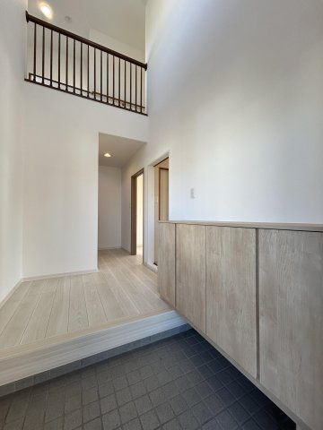 山口市大内矢田南５丁目　戸建ての玄関|玄関ホールです。