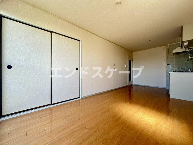 ミロワールＡの居間・リビング|高崎、前橋のお部屋探しはエンドスケープまで！お客様の理想お聞かせ下さい♪