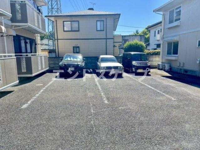 ミロワールＡの駐車場|高崎、前橋のお部屋探しはエンドスケープまで！お客様の理想お聞かせ下さい♪