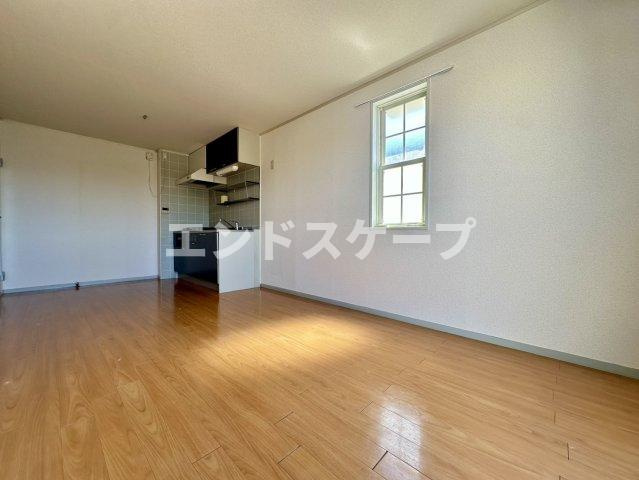 ミロワールＡの居間・リビング|高崎、前橋のお部屋探しはエンドスケープまで！お客様の理想お聞かせ下さい♪