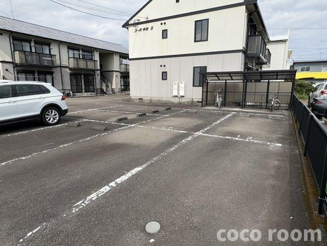 コーポ仲田Bの駐車場