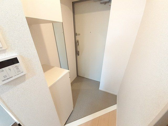 グランツ堀田の玄関