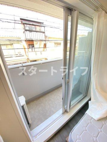 大阪市淀川区東三国２丁目の賃貸マンションのバルコニー
