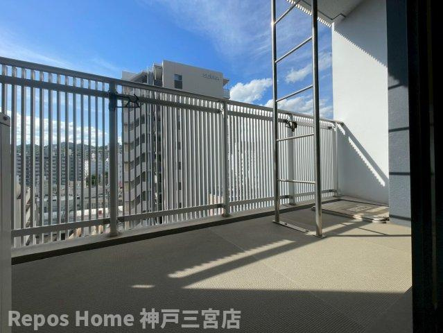 レジディア神戸元町のバルコニー