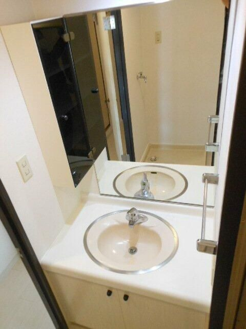 コスモ西巣鴨の独立洗面台