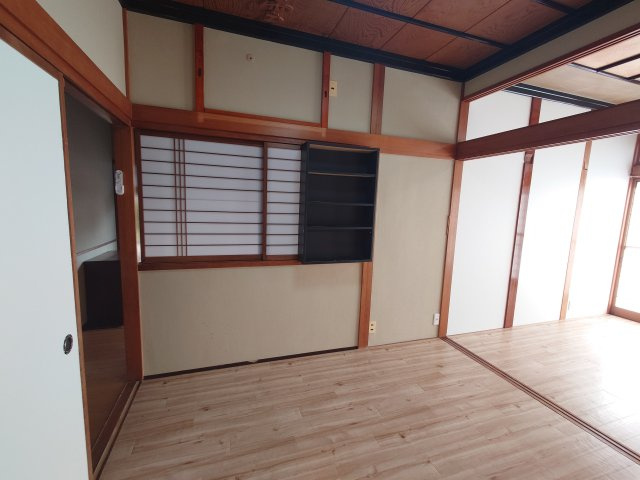 魚津市仏田貸家の内装