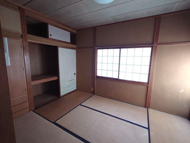 魚津市仏田貸家の和室