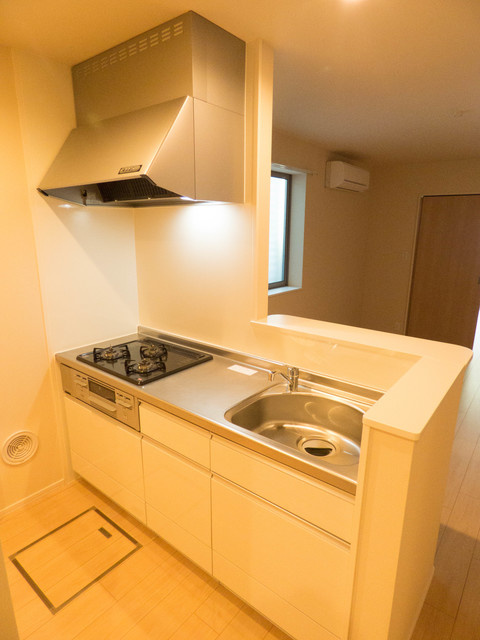 Ｃａｓａ　天神のキッチン|対面式グリル付３口ガスシステムキッチン♪
