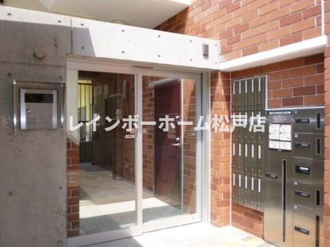 仲介手数料（賃料の1.10ヵ月）の50％OFF対象物件！のエントランス