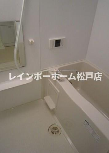仲介手数料（賃料の1.10ヵ月）の50％OFF対象物件！の浴室