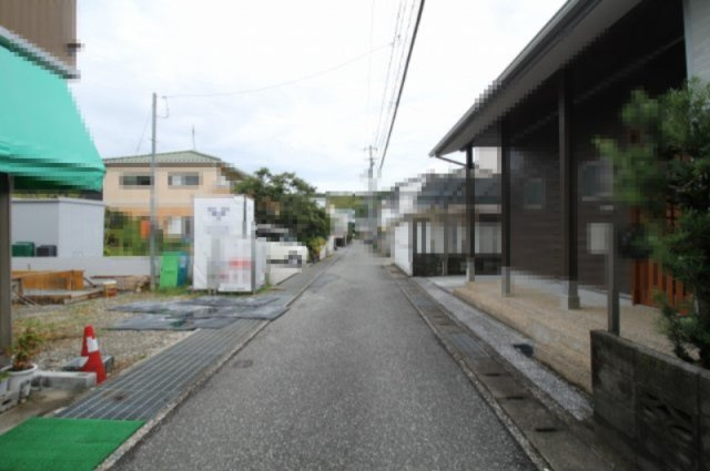 神田　9期1棟1　新築戸建　の前面道路含む現地写真|【一方】　南東　幅4.1ｍ　公道　接面:6.5ｍ