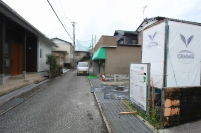 神田　9期1棟1　新築戸建　の前面道路含む現地写真|【一方】　南東　幅4.1ｍ　公道　接面:6.5ｍ