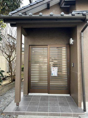 山口市吉田　戸建ての玄関