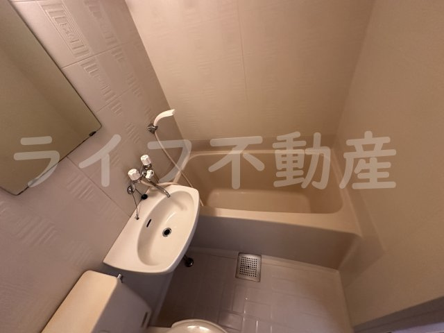 大宝森ノ宮ロイヤルハイツの浴室|コンパクトで使いやすいお風呂です