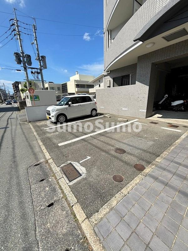 ソシエール高宮の駐車場