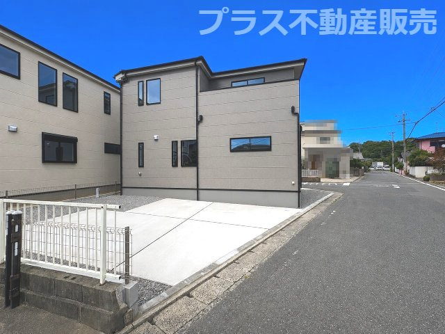 【外観】 | 糟屋郡篠栗町和田4丁目5期　2号棟（全2棟）【仲介手数料無料・0円】 | 現地写真。プラス不動産販売なら、現場の全ての棟をまとめてご見学頂けます。
