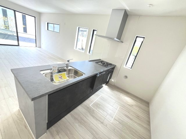 【キッチン】 | 糟屋郡篠栗町和田4丁目5期　2号棟（全2棟）【仲介手数料無料・0円】 | 現地写真。