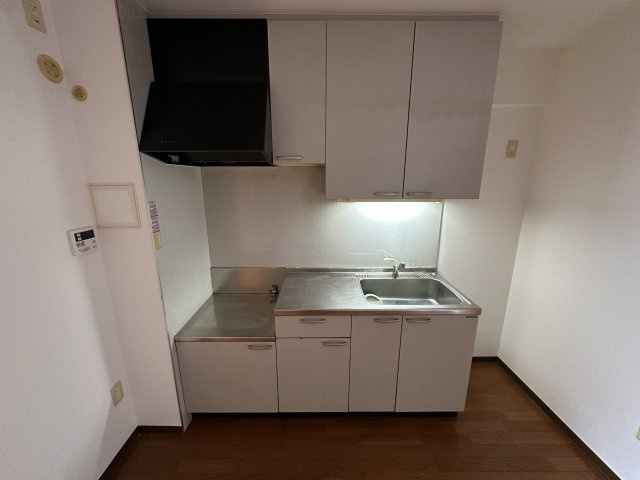 川崎市多摩区菅北浦２丁目の賃貸マンションのキッチン
