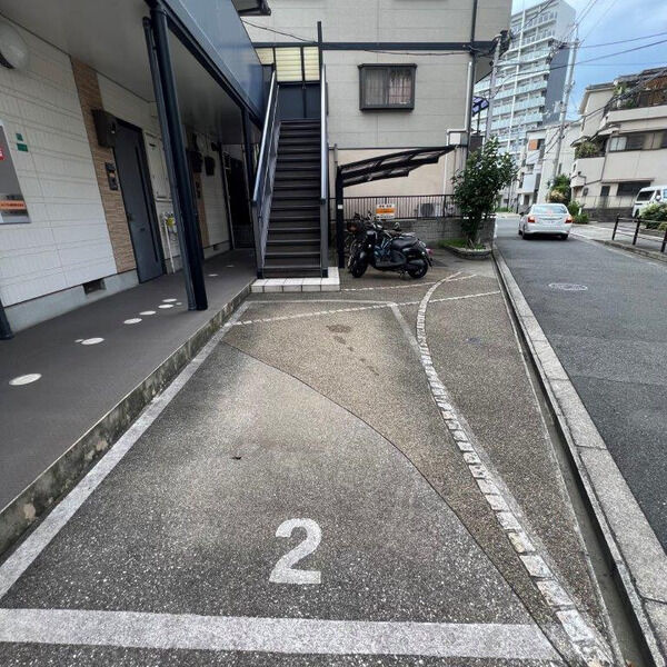 メゾン加島の駐車場