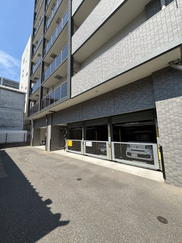 ネストピア博多駅ステージの駐車場|駐車場があるので、車を買う予定の方も安心です