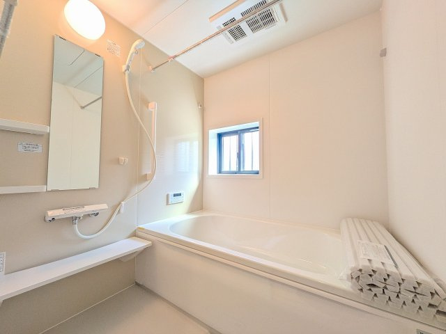 八王子市　中野町　新築一戸建て　１０期の浴室|～のびのびくつろげるバスルーム　１日の締めくくりに癒やしのバスタイムを～