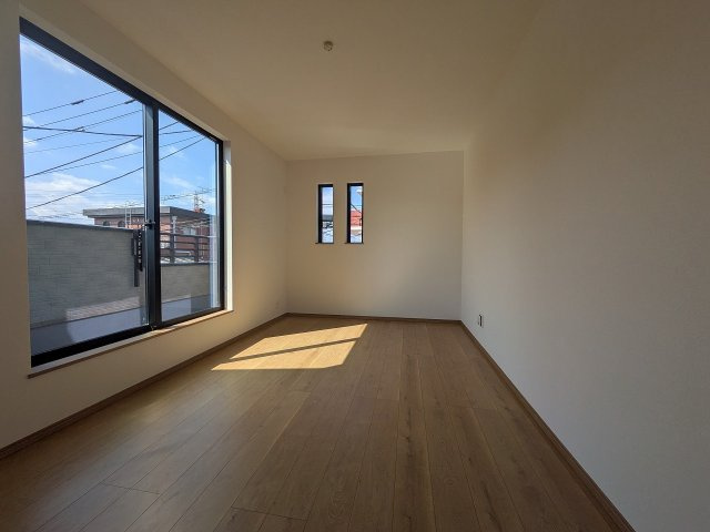 八王子市　中野町　新築一戸建て　１０期の寝室|～2階7.75帖の主寝室　ベッドなど大型家具のレイアウトもしやすい広さです～