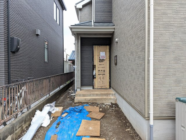 八王子市　中野町　新築一戸建て　１０期の玄関|～玄関は安心のWロックキーを採用～