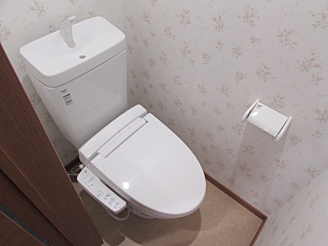 ナウハウス山本のトイレ|ゆったりとした空間のトイレです
