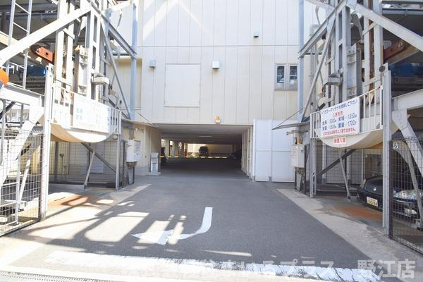 オルゴグラート鶴見の駐車場