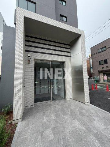 厚木市中町４丁目の賃貸マンションのエントランス