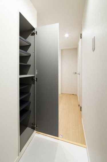 シャンティ八柱の玄関