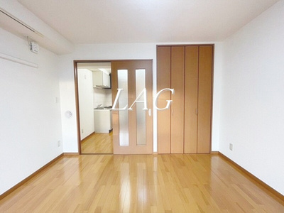 【居間・リビング】 | サンパラッツオ六番館 | 洋室のお部屋です。