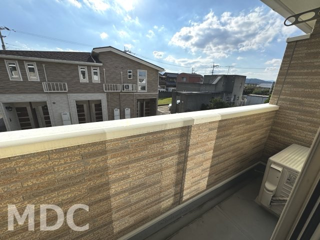 徳島市津田本町５丁目のアパートのバルコニー