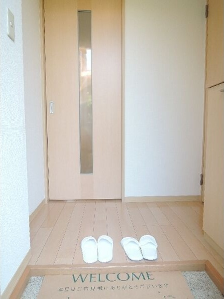 シャーメゾン西新の玄関