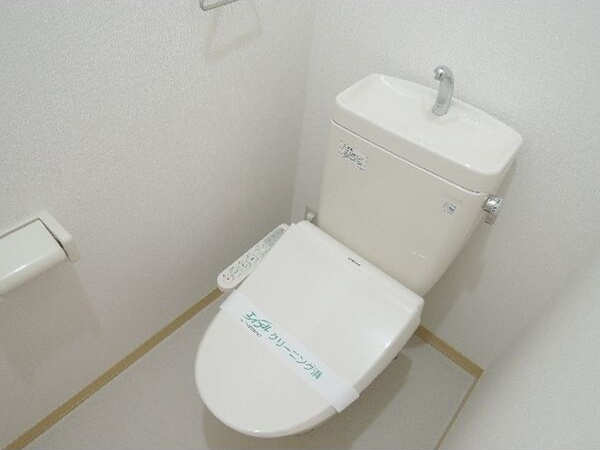 シャーメゾン西新のトイレ