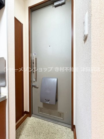 メゾンカトレアの玄関