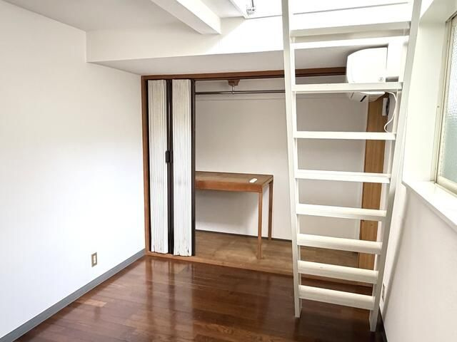 シティークレスト旭丘　１号館の寝室