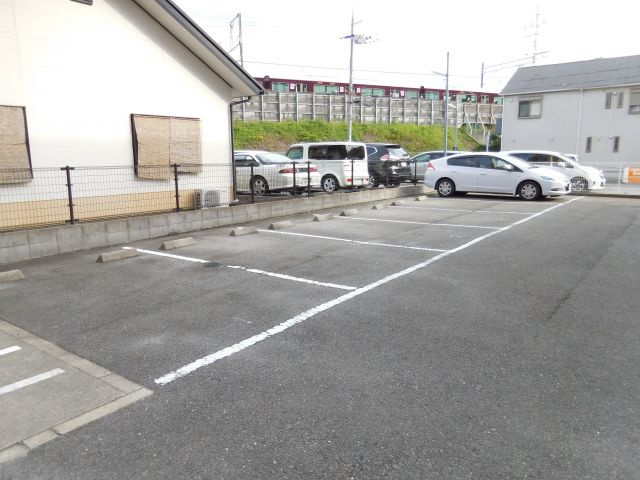 コルパーロ上牧の駐車場